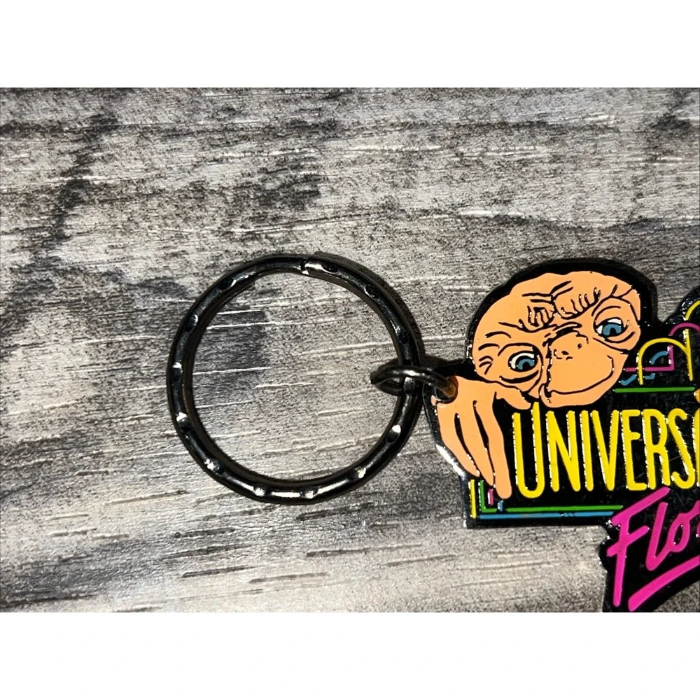 Vintage Universal Studios Florida E.T.‎ Keychain Metal Extra Terrestrial